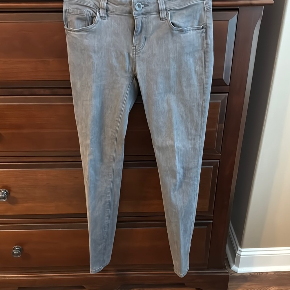 CAbi Gray Skinny Jeans with Tapered Leg and Soft Fabric
